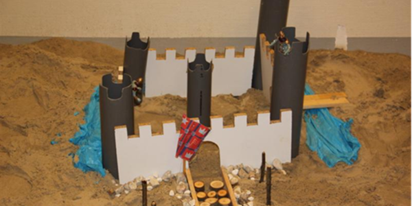 Zandbak speelgoed kinderen; van graafmachine tot emmertjes om een zandkasteel te maken op het strand - Mamaliefde Zandbak speelgoed kinderen; van graafmachine tot emmertjes om een zandkasteel te maken op het strand - Mamaliefde